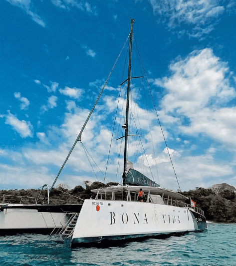 Islas del rosario en Catamaran  drisfruta de navegacion a vela y motor