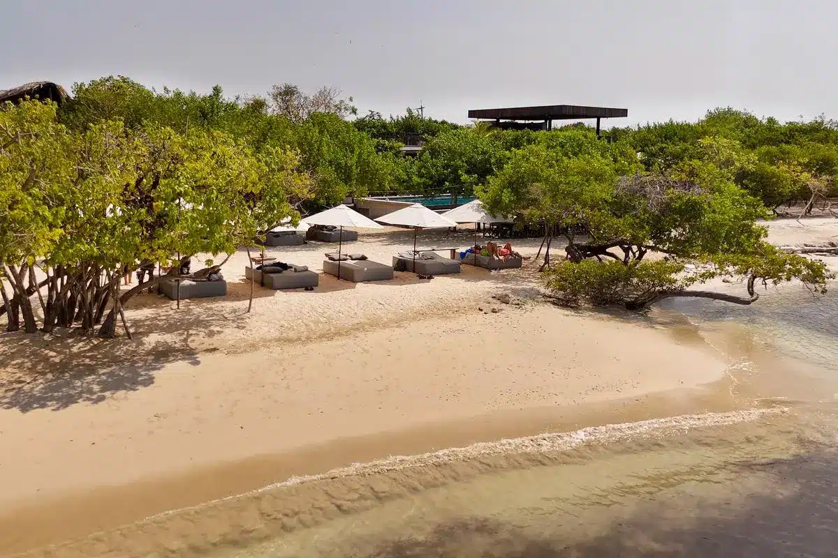 Sabai Beach Club - Image 8