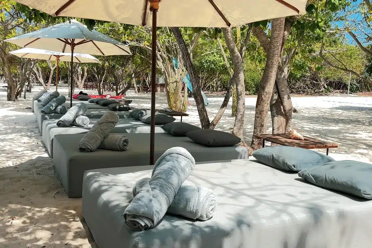 Sabai Beach Club - Image 7